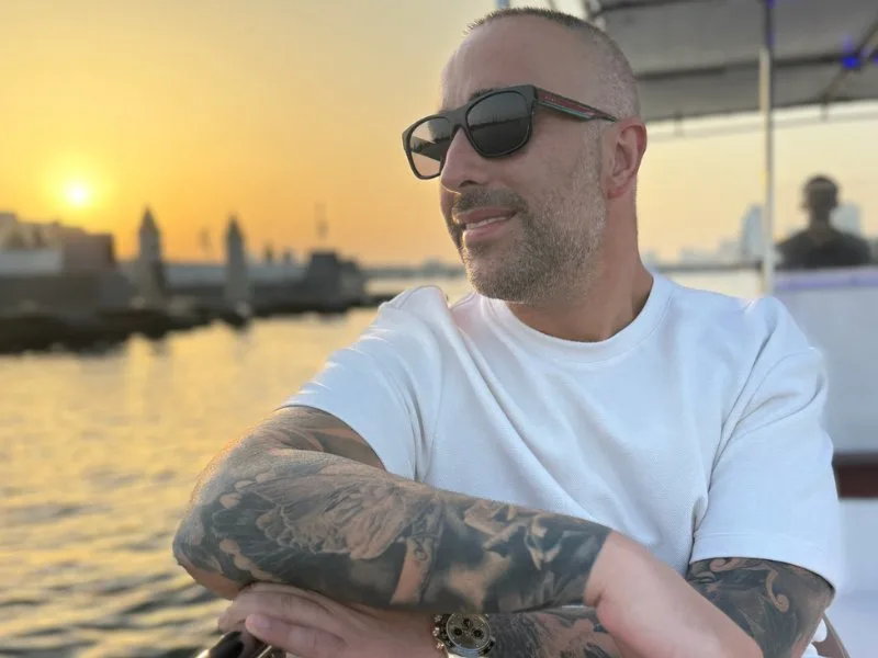 Skyline Dubai al tramonto, strategia di investimento